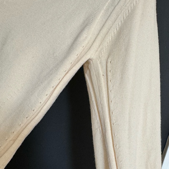 Theory Merino Wool V-Neck - Picture 3 of 6